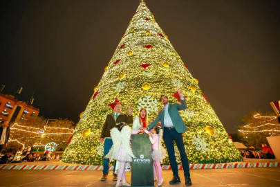 Viven más de 7 Mil reynosenses Encendido del Pino Más Alto de México con el Alcalde Carlos Peña Ortiz