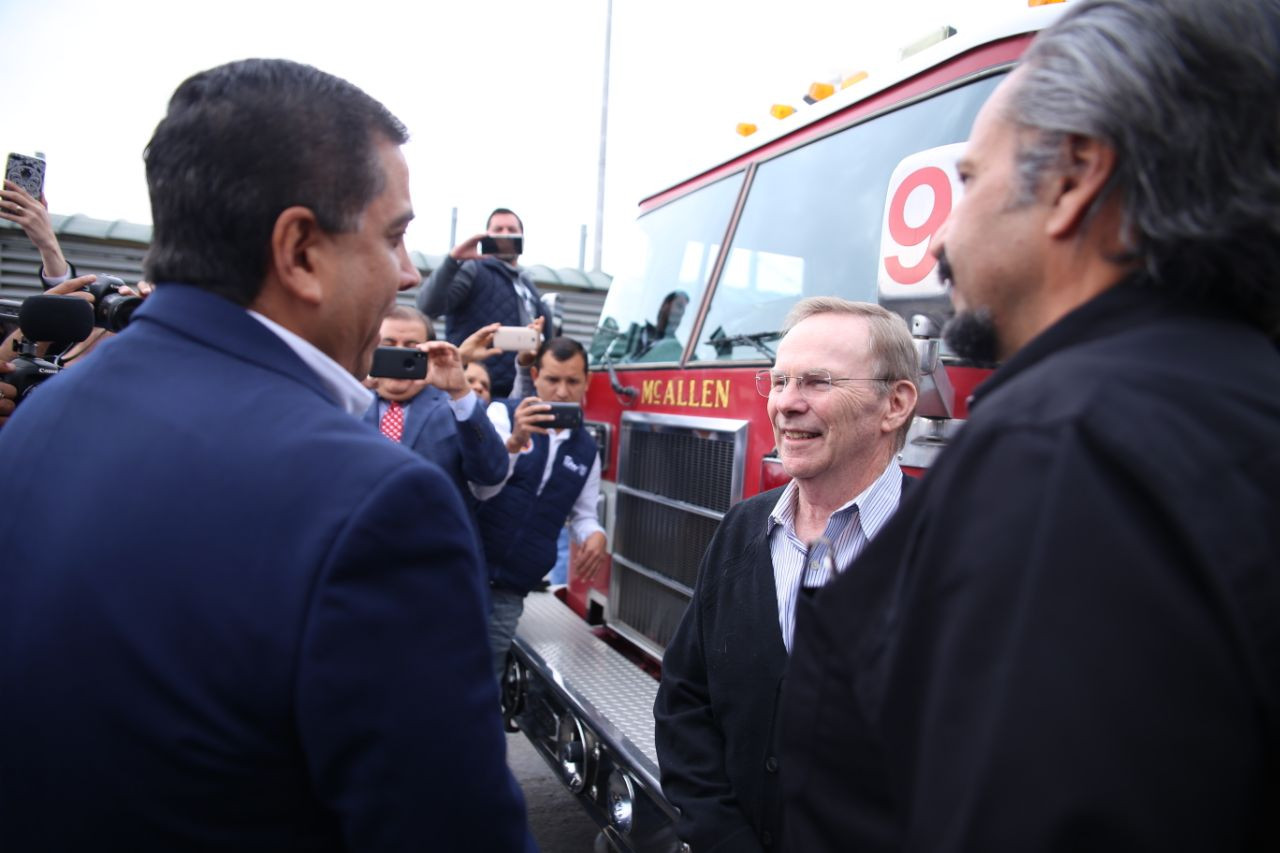 McAllen dona al Estado camión equipado para el combate de incendios