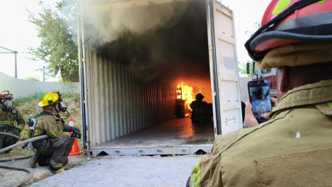 Simulacro de PCyB advierte sobre riesgos de incendios por luces navideñas