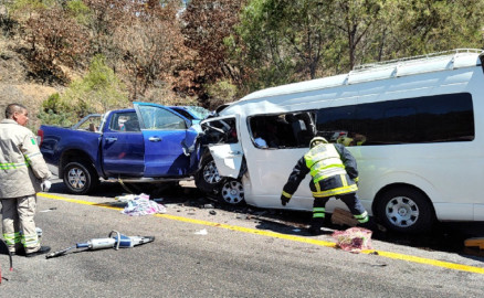 Accidente vial deja 13 muertos y 10 heridos en la carretera Oaxaca-Cuacnopalan
