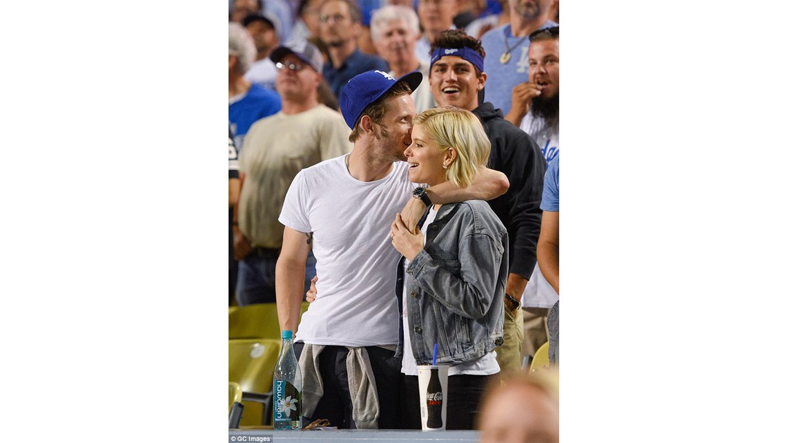 "La Mujer Invisible" se compromete con "La Mole"