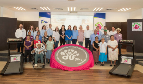 DIF entrega prótesis dentales, equipo médico y unidades de transporte
