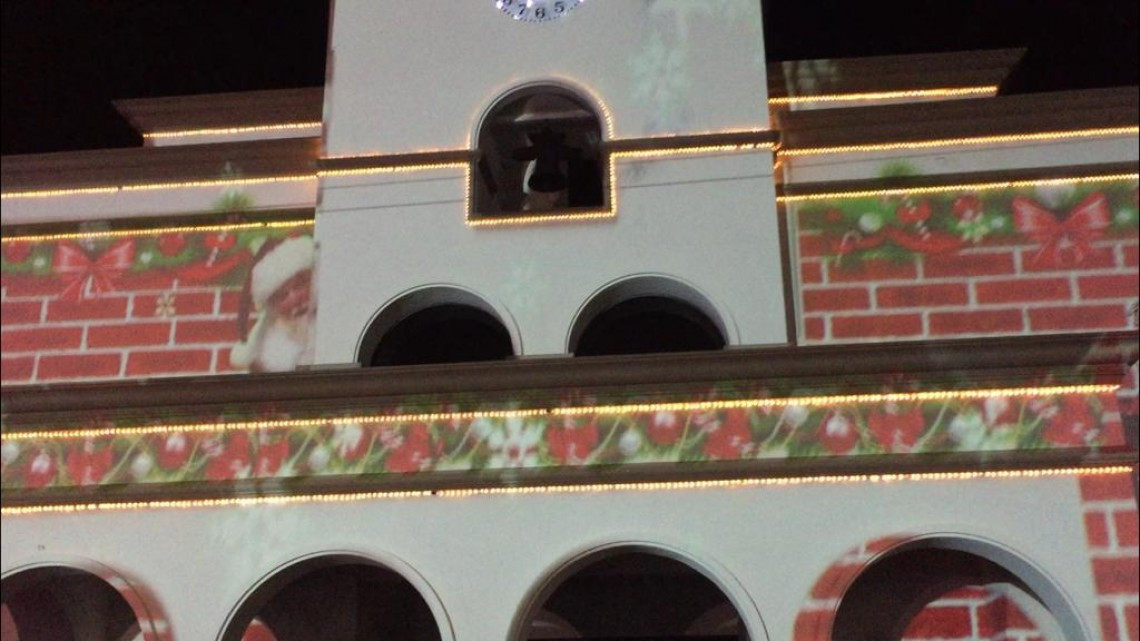 Altamira vive su Navidad con el encendido del pino monumental