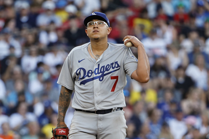 Julio Urías es arrestado por violencia doméstica, Dodger decide no viaje con ellos