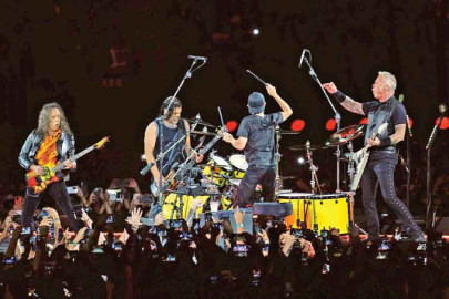 Metallica rinde homenaje a la Música Mexicana con interpretación de “La Chona”