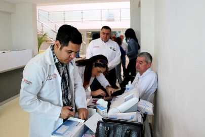 Trabajadores de la salud solicitan a AMLO su basificación