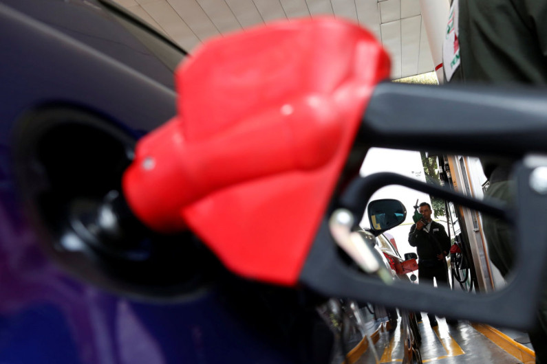 Aceptan tercer amparo contra precios diferenciados de gasolina en CDMX