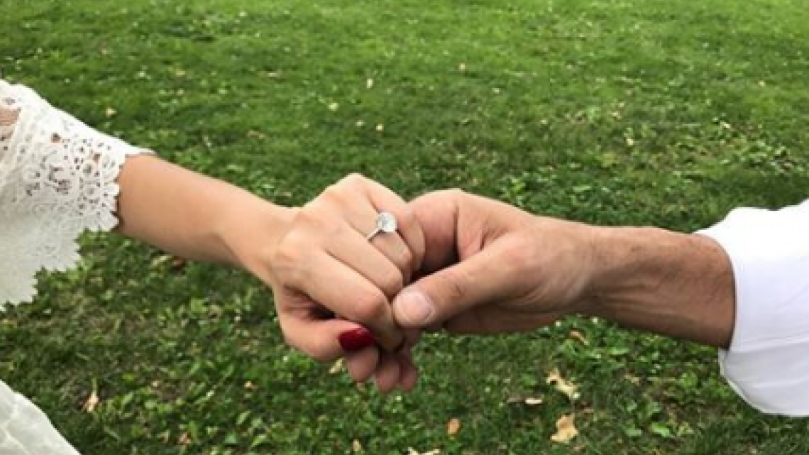 Marlene Favela se compromete