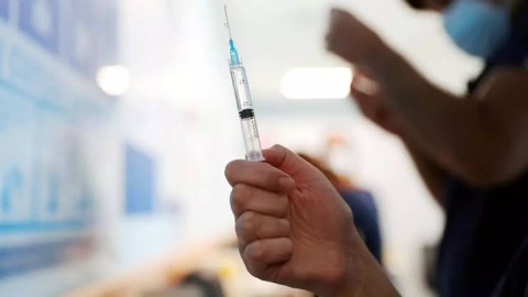 Edad para ser vacunado contra el COVID-19 baja a 30 años en Nueva York