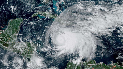 Melissa se convierte en huracán categoría 5; emiten alerta de evacuación 