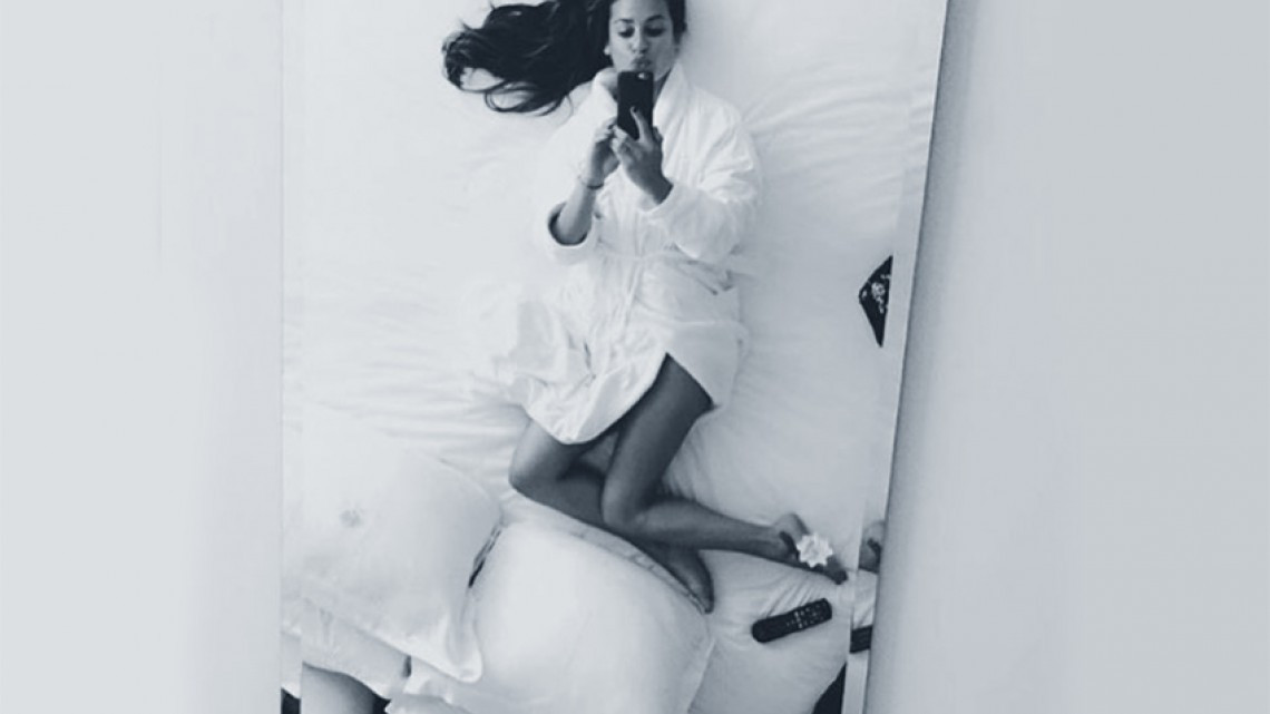 Lea Michelle y sus fotografías en la cama