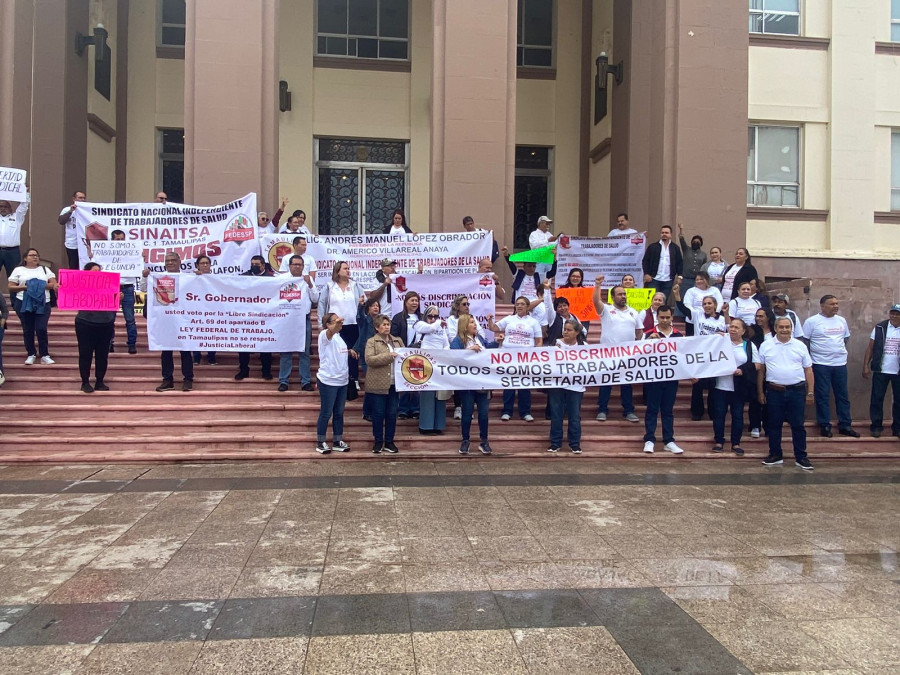 Trabajadores de Salud protestan para pedir plazas