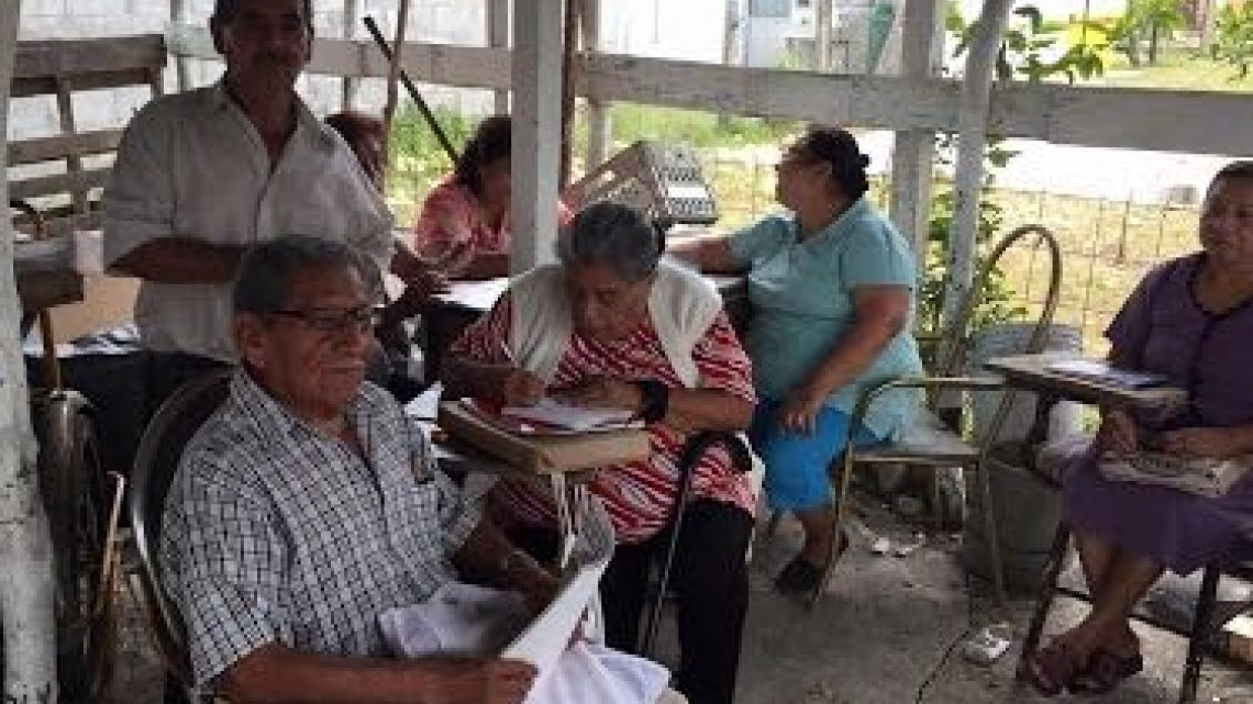 Autoridades se comprometen a cubrir abasto de medicamentos