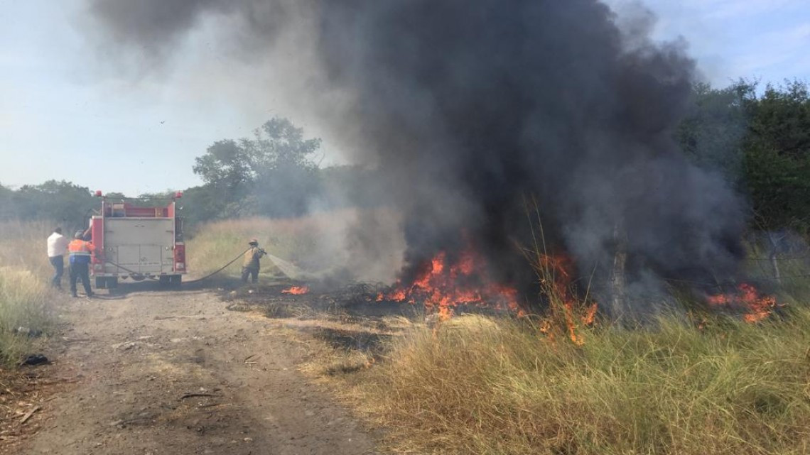 Grave problema de basureros clandestinos e incendios en solares baldíos