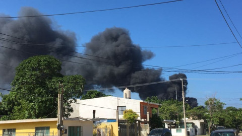Controlan incendio en patio norte de la refinería Francisco I. Madero