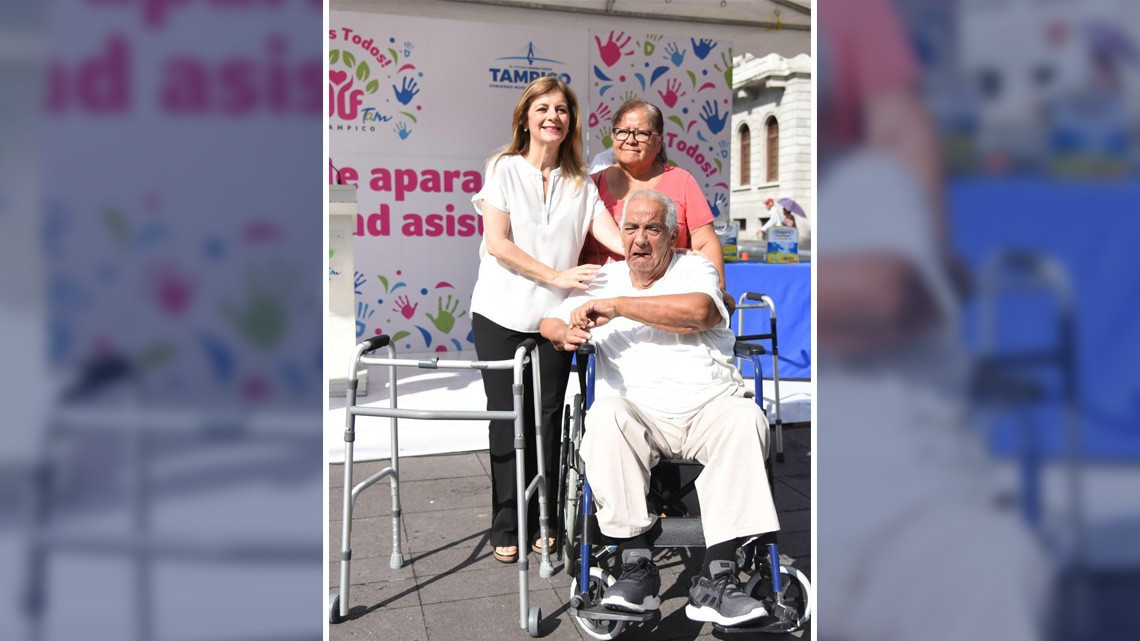 Entrega Aida Feres de Nader aparatos de movilidad asistida a personas con discapacidad