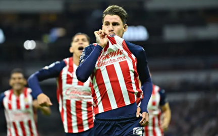 Chivas le pega al Cruz Azul en el Azteca 