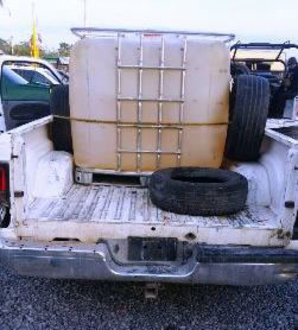 PE asegura 1,600 litros de hidrocarburo 