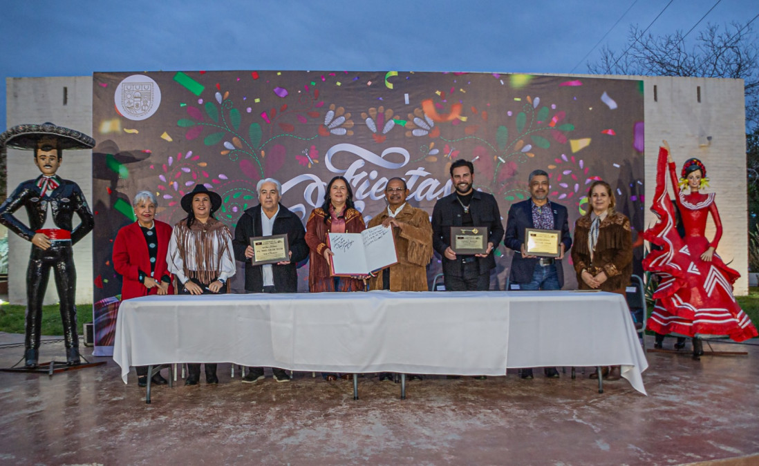 Reconocen a invitados especiales de Fiestas Mexicanas 2024