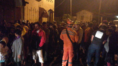 Erupción de volcán de fuego pone en alerta a Guatemala