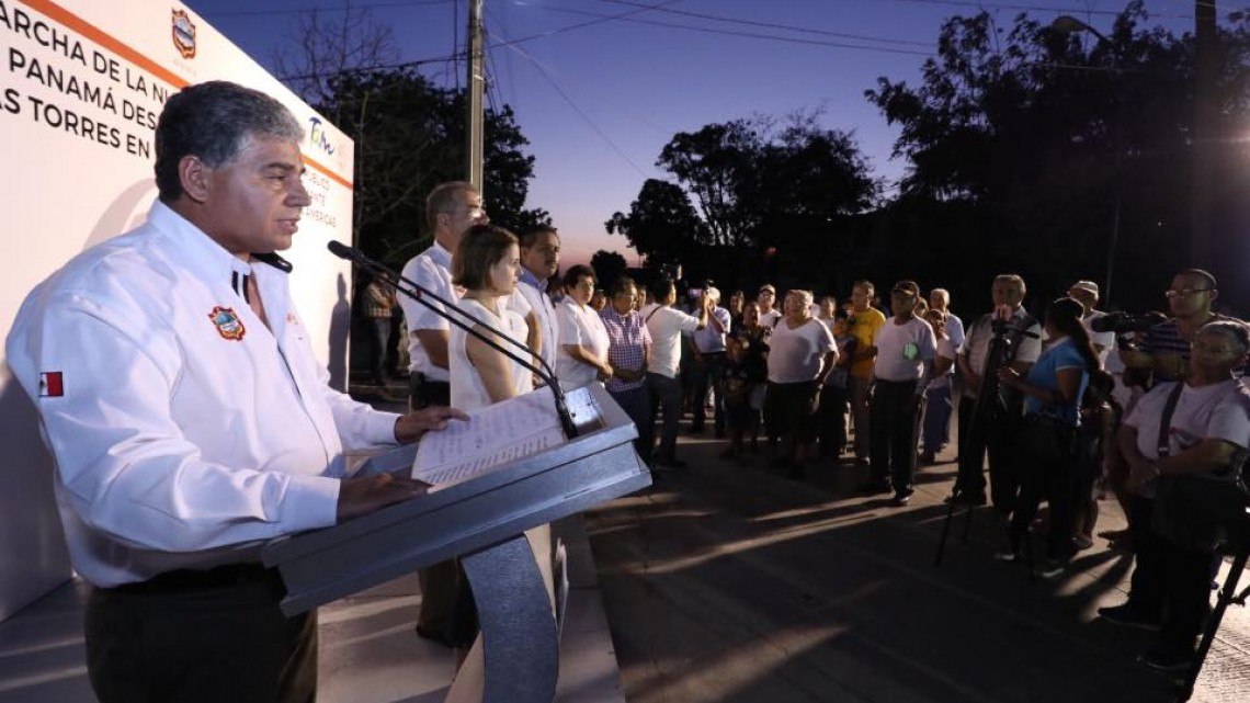 Inauguran circuito de alumbrado en las colonias México y las Américas