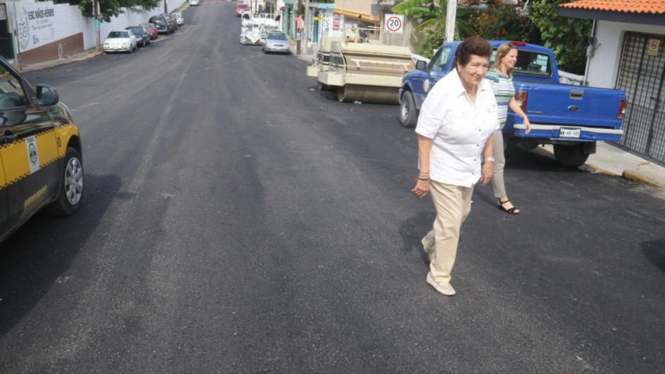 Rehabilitan calles con gran flujo vehicular