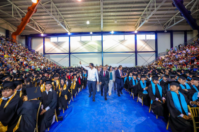 Atestiguaron el Alcalde Carlos Peña Ortiz y el Director Nacional de la DGETI Rolando de Jesús López, nueva generación del CETIS 71
