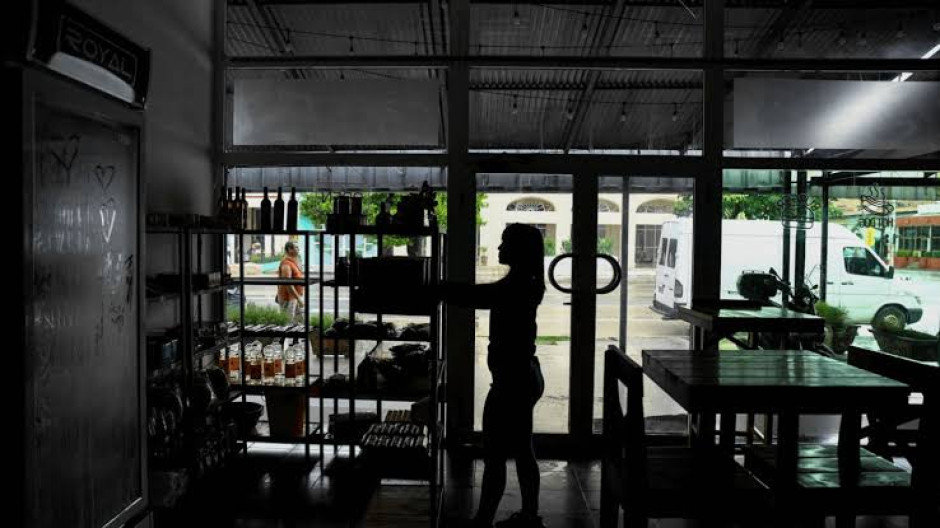 La Habana recupera servicio eléctrico; varias provincias de Cuba siguen sin luz