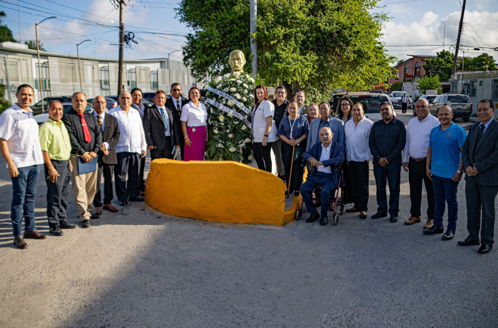 Conmemoran 107 Aniversario Luctuoso  del profesor y Poeta “José Arrese Falcón”