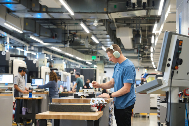 Apple planea construir servidores de IA en Houston e invertir 500 mil millones de dólares en EU