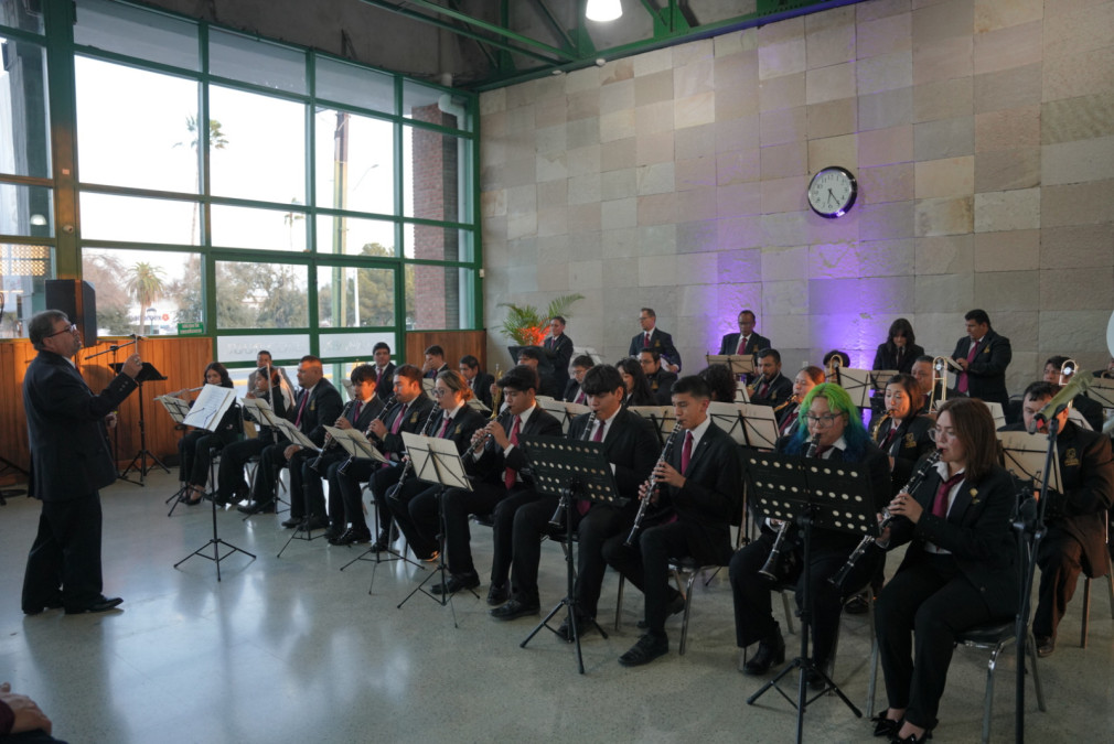 Celebran el 119° aniversario de la centenaria bansa de música municipal con emotivo concierto