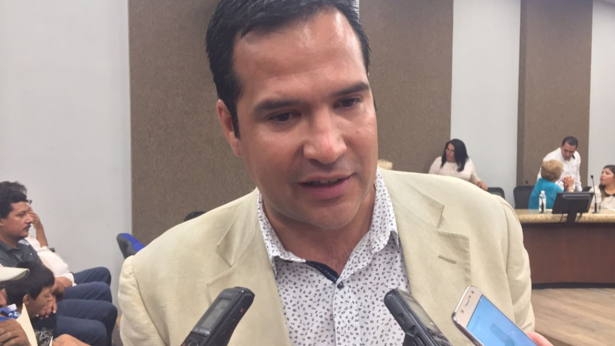 Amaro Chacón gestiona apoyo para familia afectada