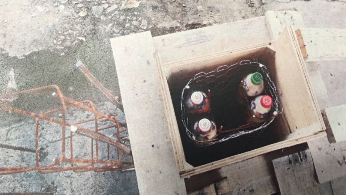 Realizan proyectos utilizando botellas de plástico para la construcción