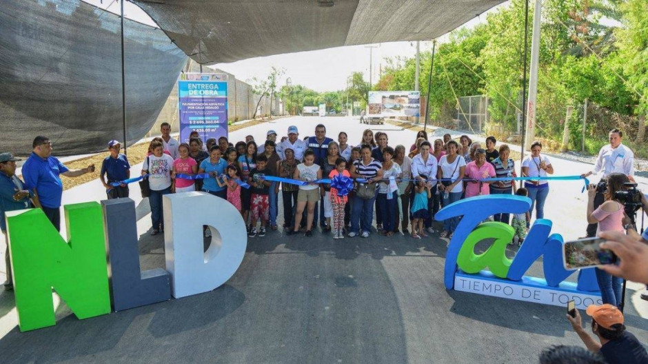 Enrique Rivas realiza la entrega de obras de pavimentación 