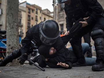 Van 32 heridos y 11 detenidos por protestas en España