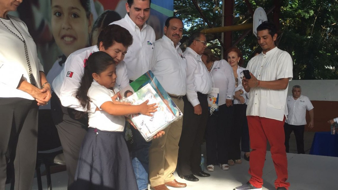 Da inicio el ciclo escolar 2017-2018 con el regreso de 169 mil alumnos en la zona sur 