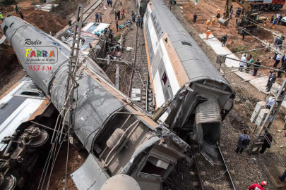 Descarrilamiento de un tren deja al menos 7 muertos en Marruecos y decenas de heridos
