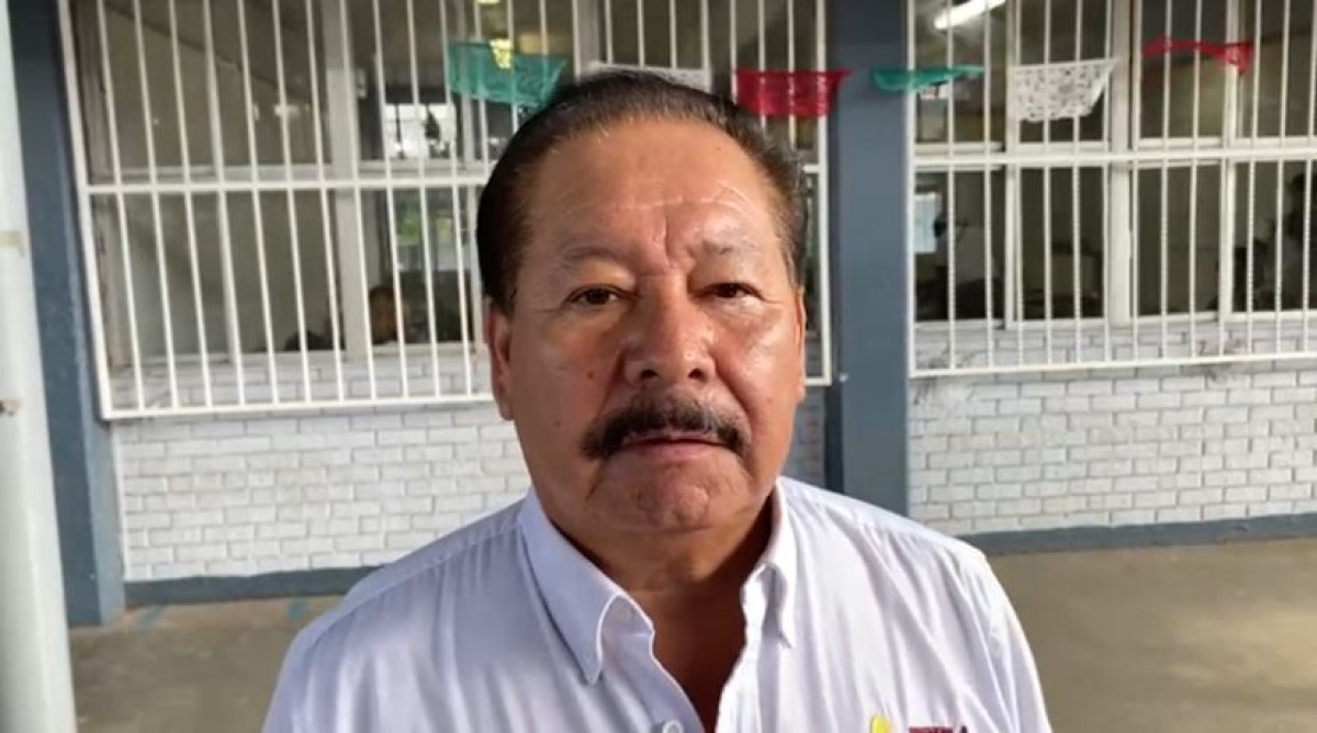 Aprueban adultos examen para terminar sus estudios básicos