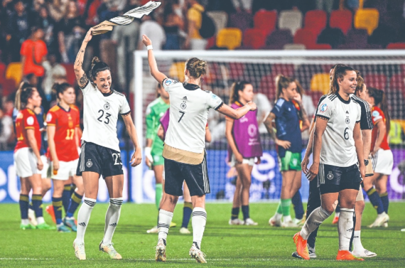 Alemania se clasifica a cuartos de la Eurocopa femenil