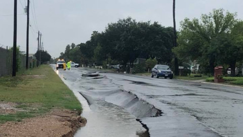 Lluvias provocan hundimientos en  calles de McAllen