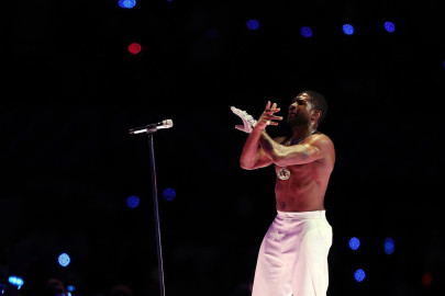Usher se lució con el Show de Medio Tiempo del Super Bowl
