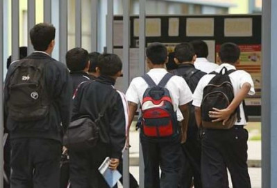 Turno de la tarde es rechazado por padres de alumnos 