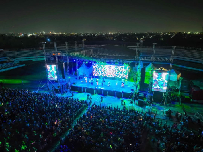 Espectacular actuación de Bely y Beto presentados por Carlos Peña Ortiz ante más de 13 Mil asistentes