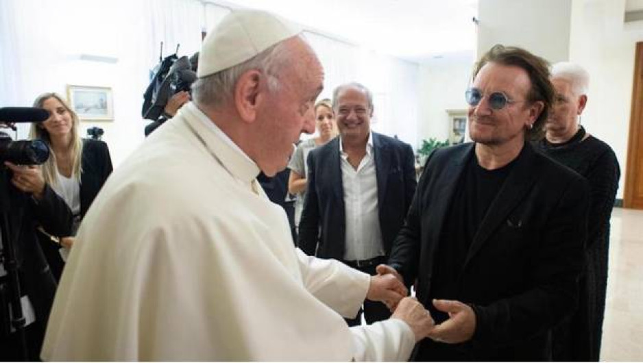 Papa Francisco y Bono se reúnen para hablar de pedofilia
