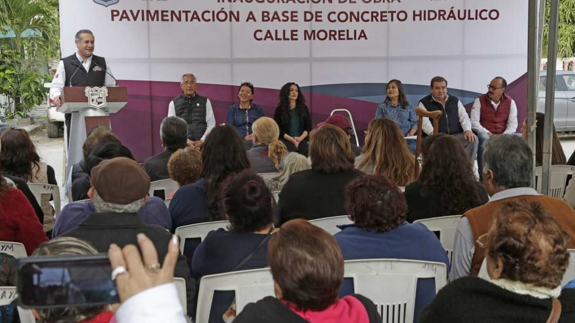 Adrián Oseguera lleva bienestar a las colonias con más obras de pavimentación