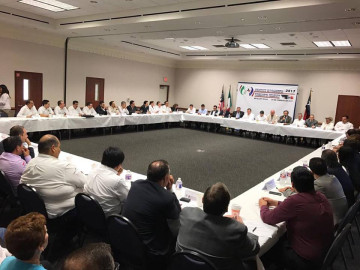 Participa Jesús de la Garza en reunión binacional de Comercio