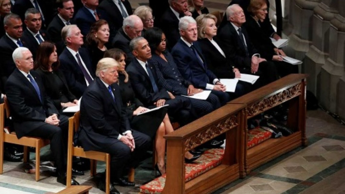 Presencia de Trump en funeral de Bush padre acapara miradas e incomoda a otros