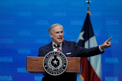 Ordena Greg Abbott cierre de seis puntos de entrada en Texas de frontera con México