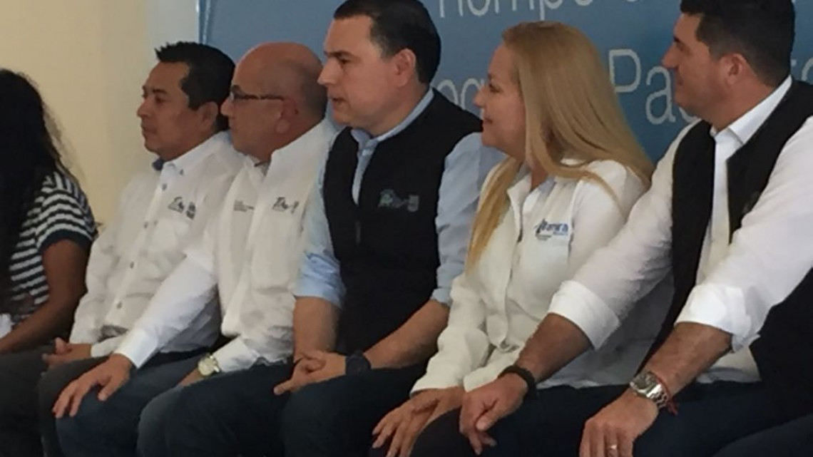 Gobierno entrega material en zona sur para construcción