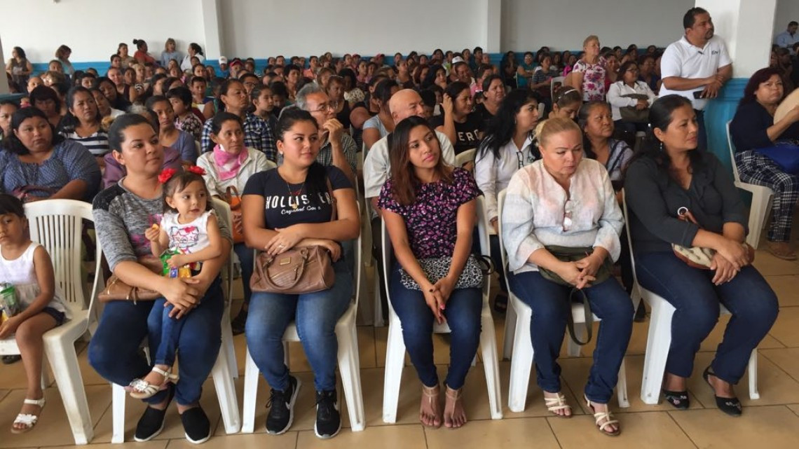 Gobierno entrega material en zona sur para construcción